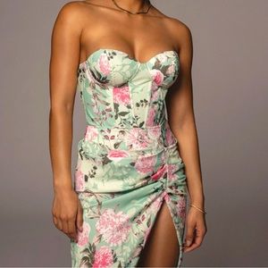 JLUX LABEL MINT EMIELLE SATIN SKIRT - M